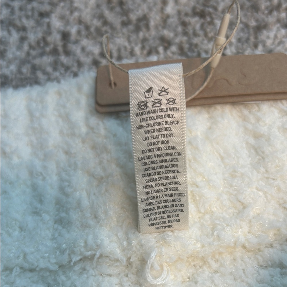 SKIMS Cozy White Boulce Pants NWT - Picture 9 of 9